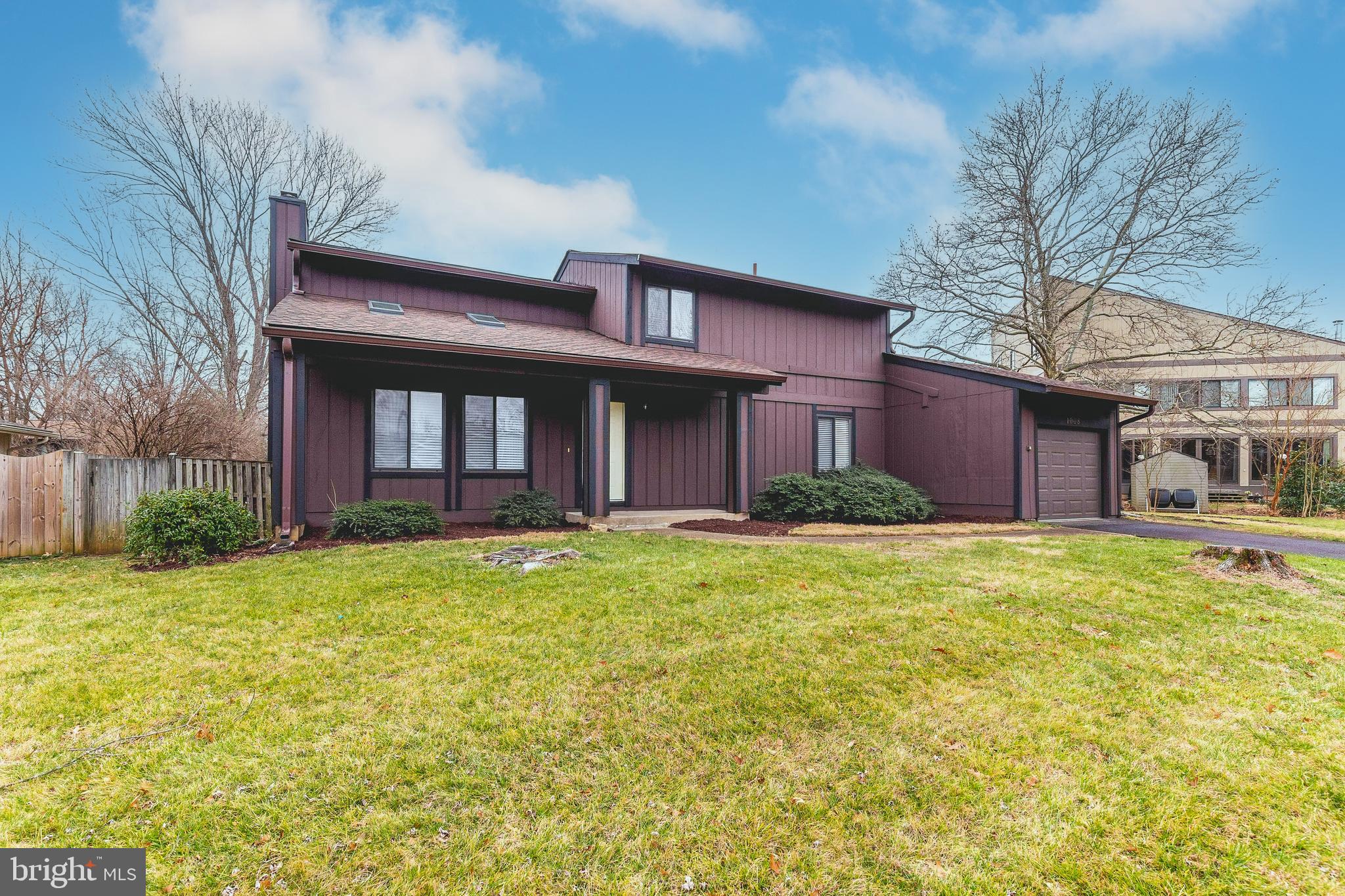 1008 Trinity Gate Street Herndon, VA 20170 - Photo 2 of 36