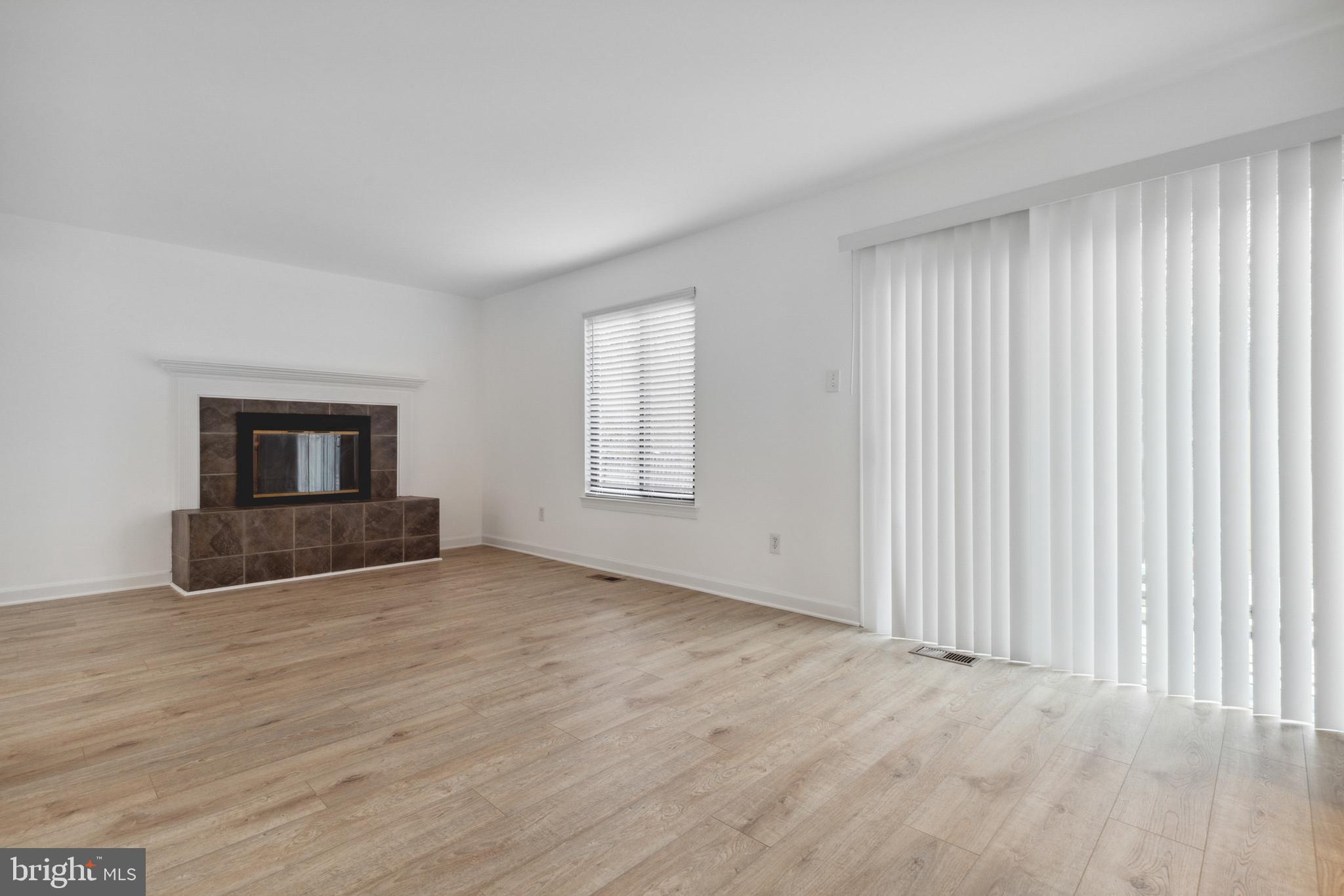 1008 Trinity Gate Street Herndon, VA 20170 - Photo 7 of 36 Family Room