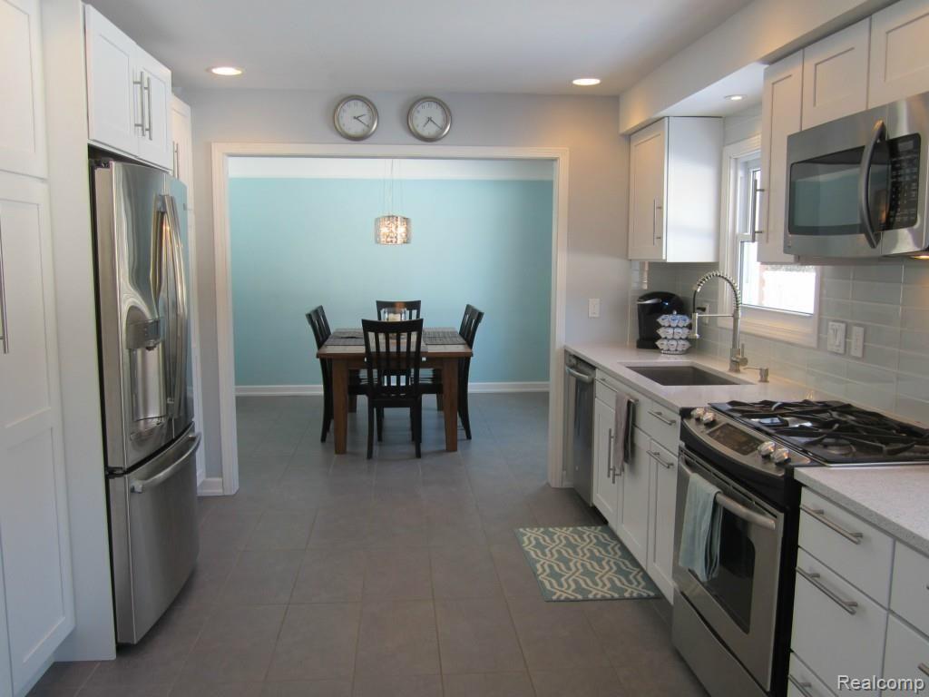 754 Birch Tree Lane Rochester Hills, MI 48306 - Photo 8 of 53