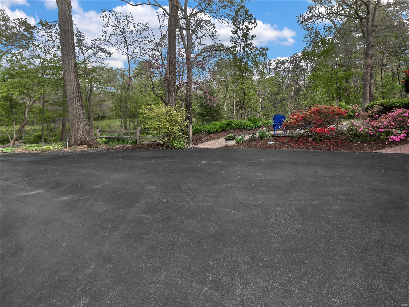 451 Longhi Road Collinsville, IL 62234 - Photo 4 of 57