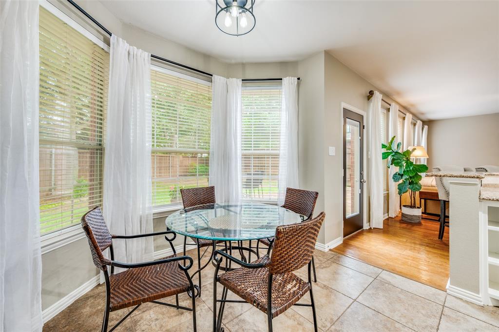 2109 Grayson Road McKinney, TX 75072 - Photo 11 of 31 Bright, cheerful dining space in the eat in kitchen.