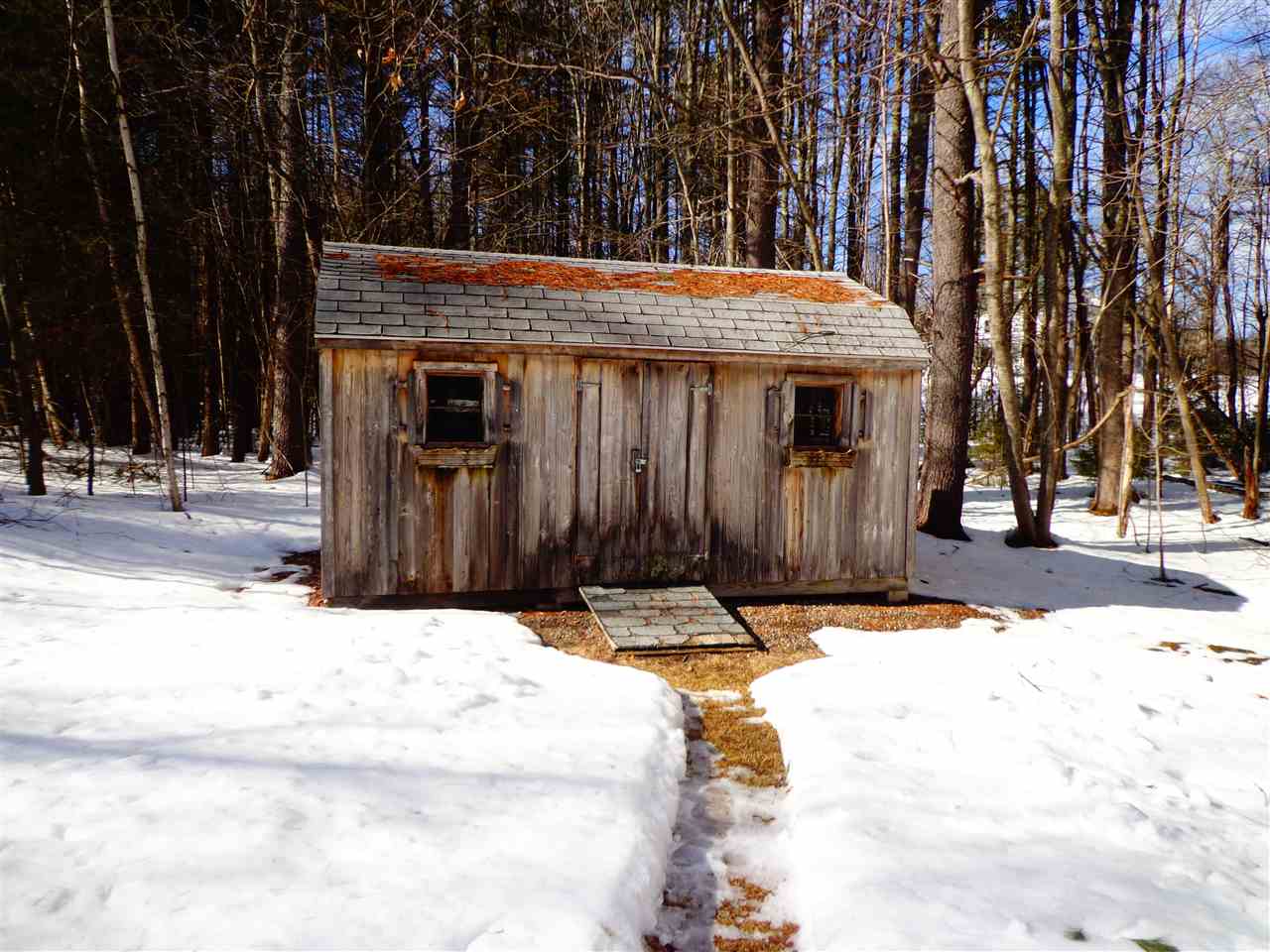 23 Chester Road Raymond, NH 03077 - Photo 3 of 5