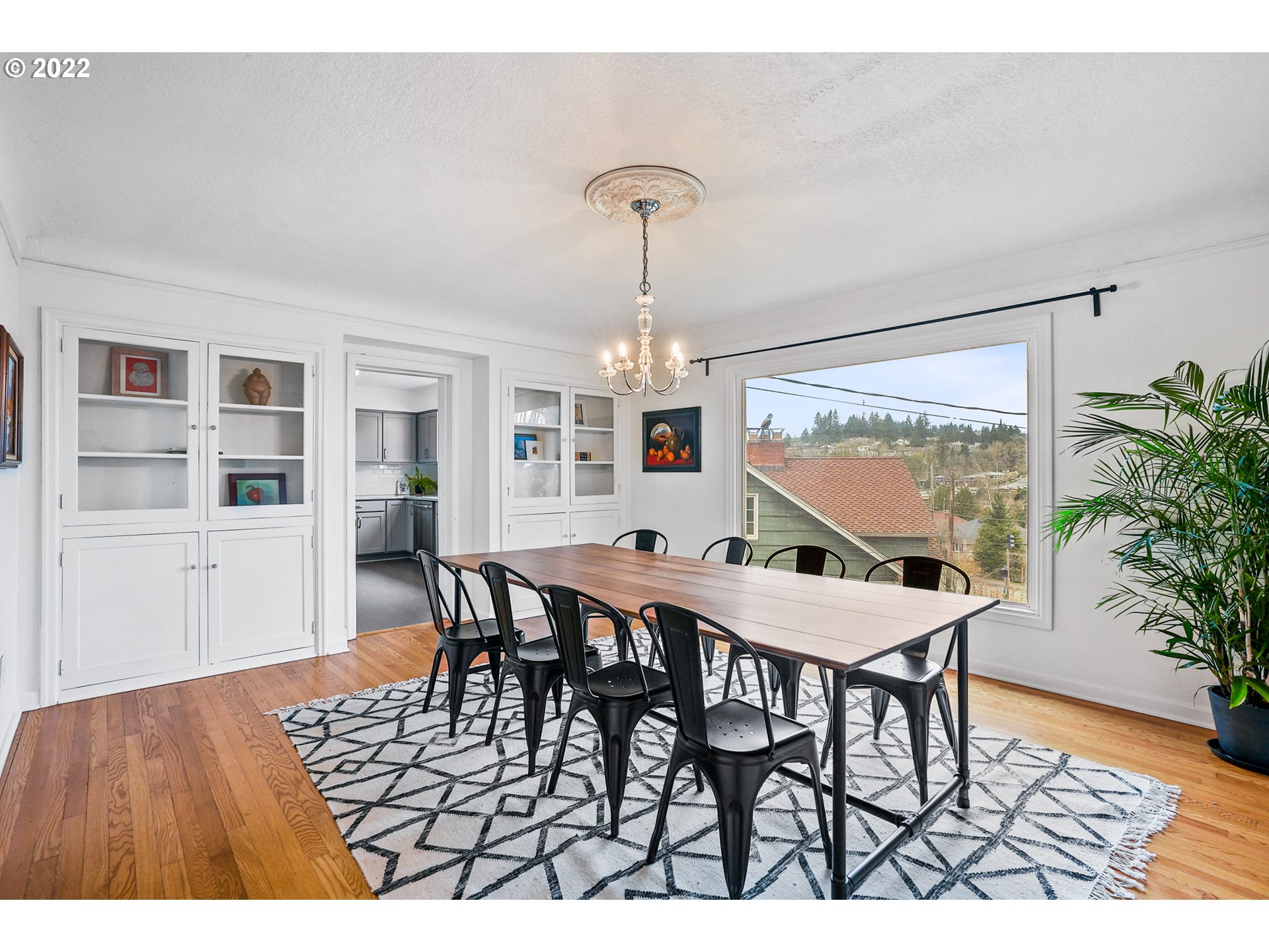 605 Southwest Moss Street Portland, OR 97219 - Photo 11 of 32 Gallery Image 11