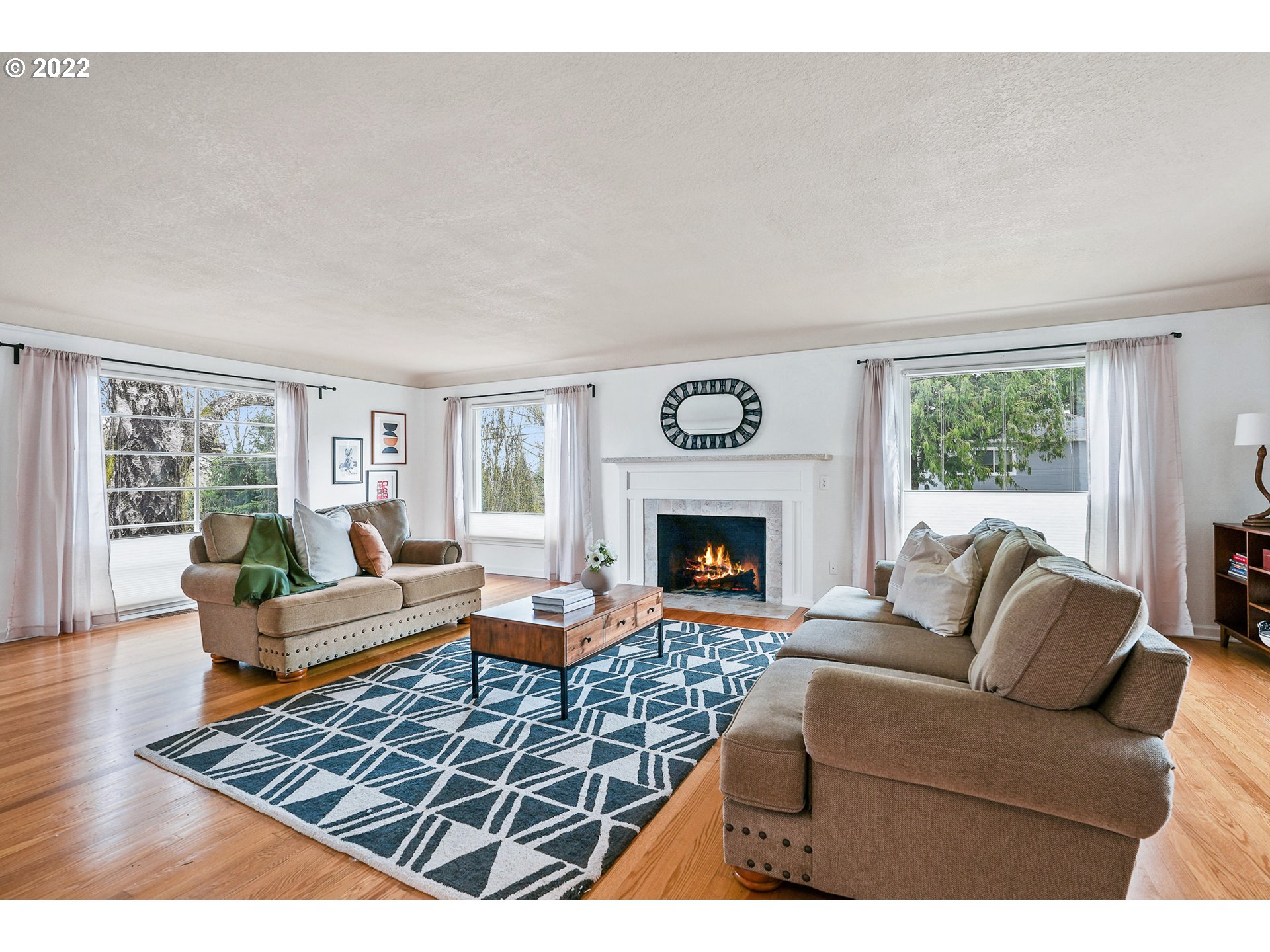 605 Southwest Moss Street Portland, OR 97219 - Photo 4 of 32 Gallery Image 4