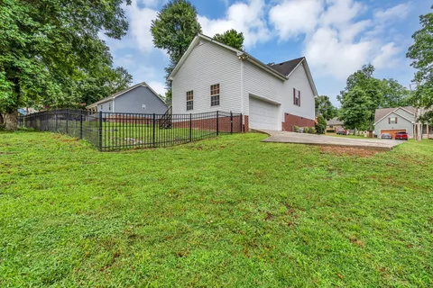 $350,000 | 125 Hickory Ridge Lane, Hartsville, TN 37074