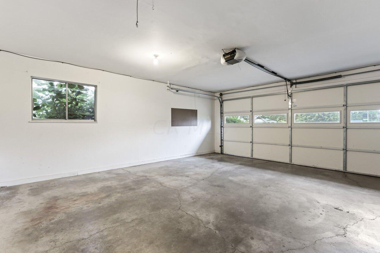 436 Reverie Place Newark, OH 43055 - Photo 22 of 38 Garage