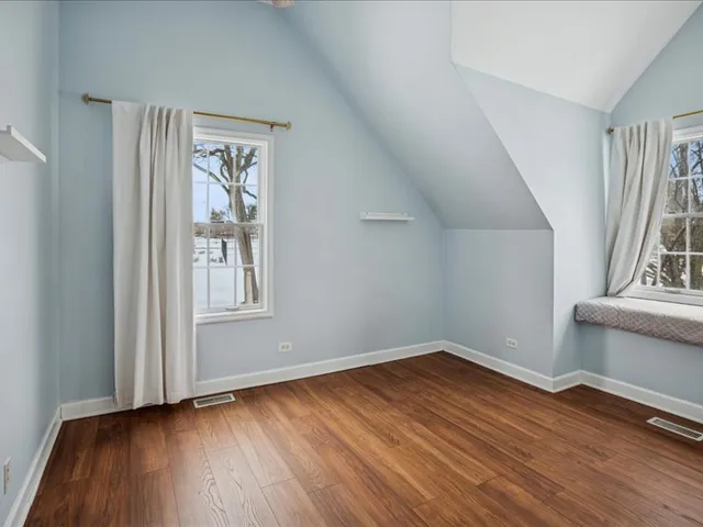 $649,900 | 701 Willis Street, Glen Ellyn, IL 60137