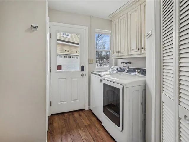 $649,900 | 701 Willis Street, Glen Ellyn, IL 60137