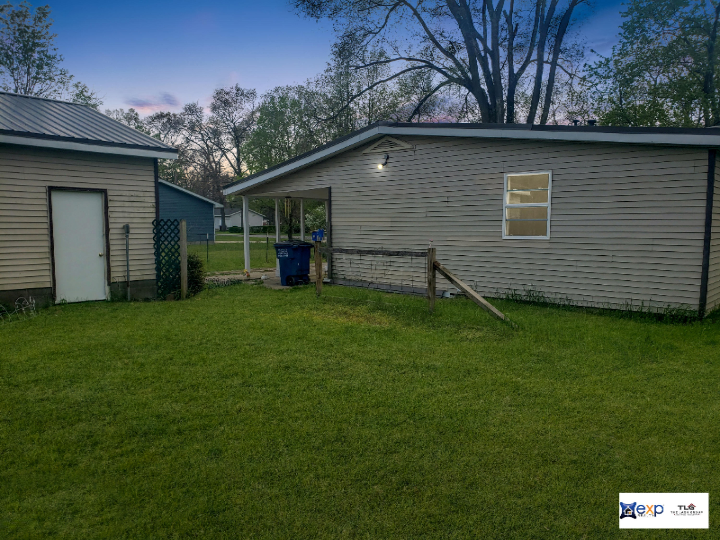 104 Brooks Road South Muskegon, MI 49442 - Photo 3 of 18 1782-20200523_162635