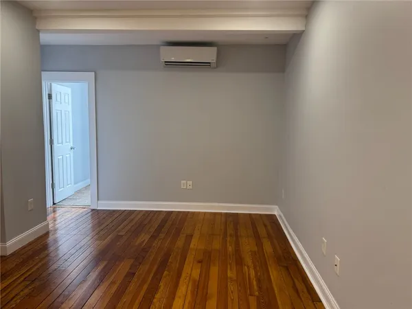 $2,400 | 38 Freebody Street, Unit 206, Newport, RI 02840