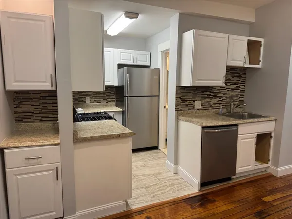 $2,400 | 38 Freebody Street, Unit 206, Newport, RI 02840