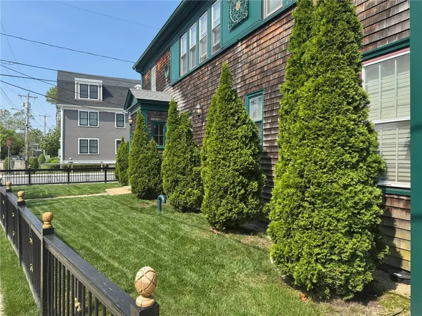 $2,400 | 38 Freebody Street, Unit 206, Newport, RI 02840