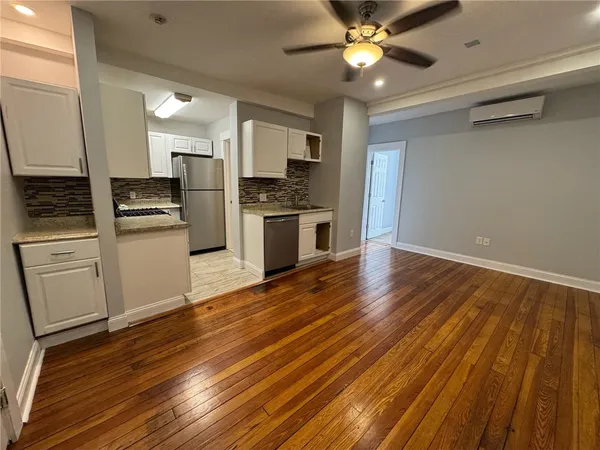 $2,400 | 38 Freebody Street, Unit 206, Newport, RI 02840