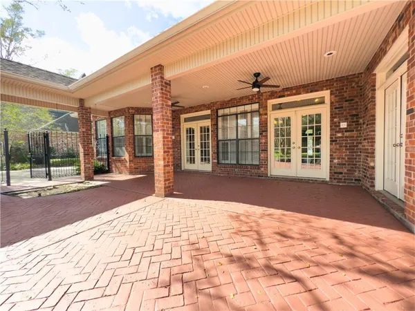 $715,000 | 150 Primrose Drive, Belle Chasse, LA 70037