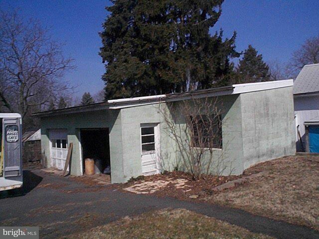 8 Rohrerstown Road Lancaster, PA 17603 - Photo 3 of 5 Gallery Image 3