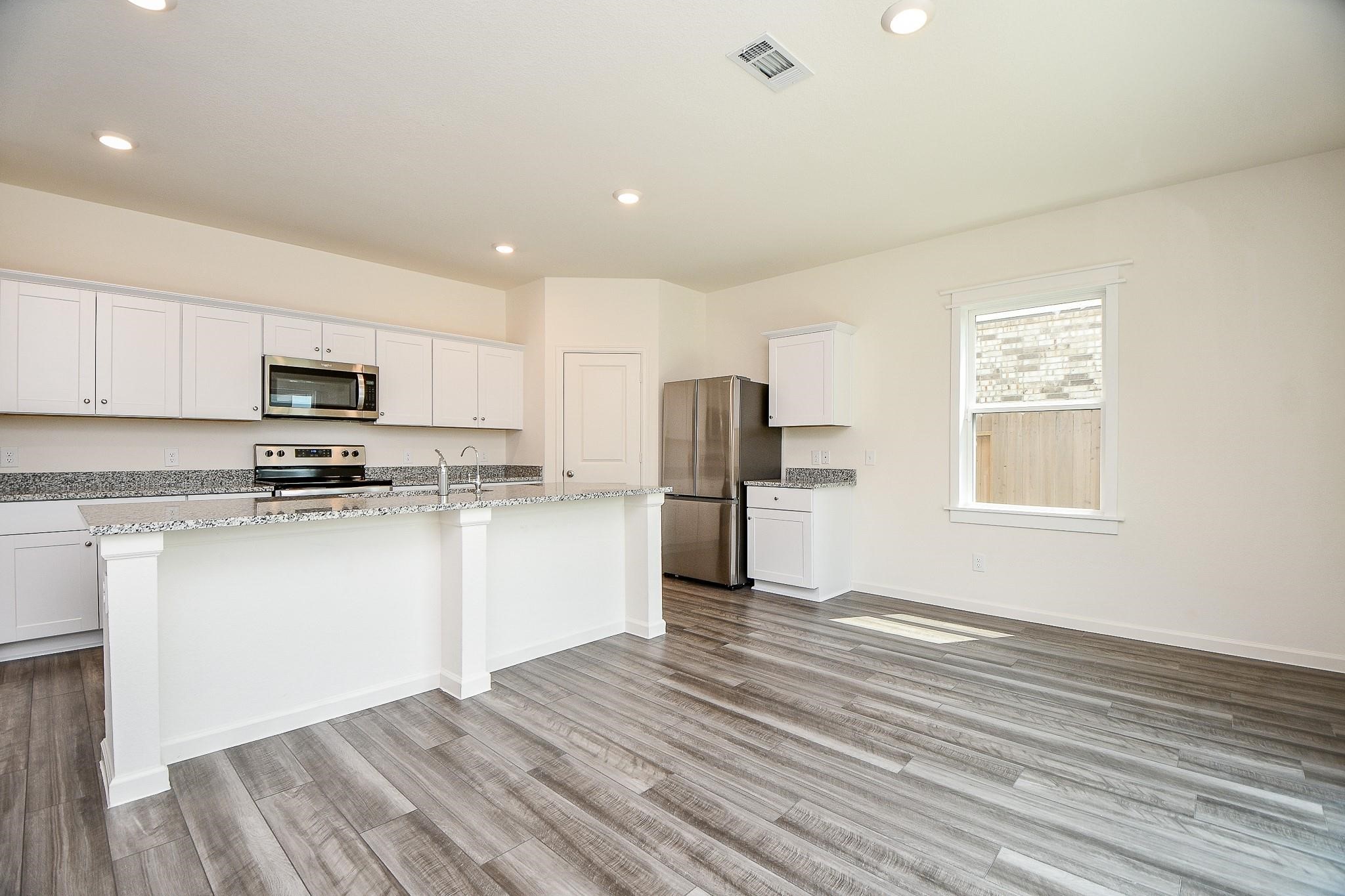 13526 Kinsman Road Houston, TX 77049 - Photo 10 of 31 Gallery Image 10