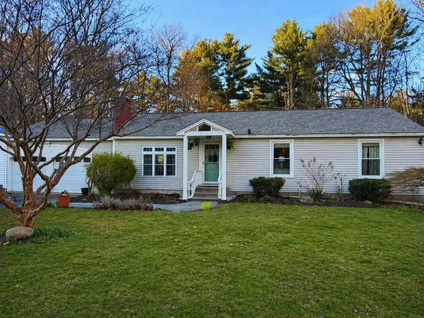 $699,900 | 25 Moulton Ridge Road, Kensington, NH 03833
