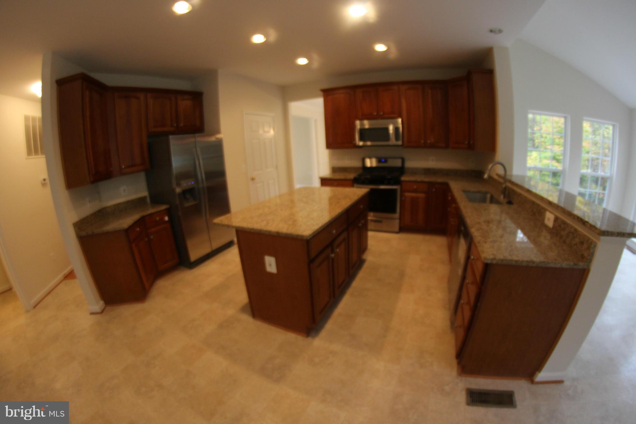 7213 Simmons Ridge Court Manassas, VA 20112 - Photo 11 of 30 Kitchen