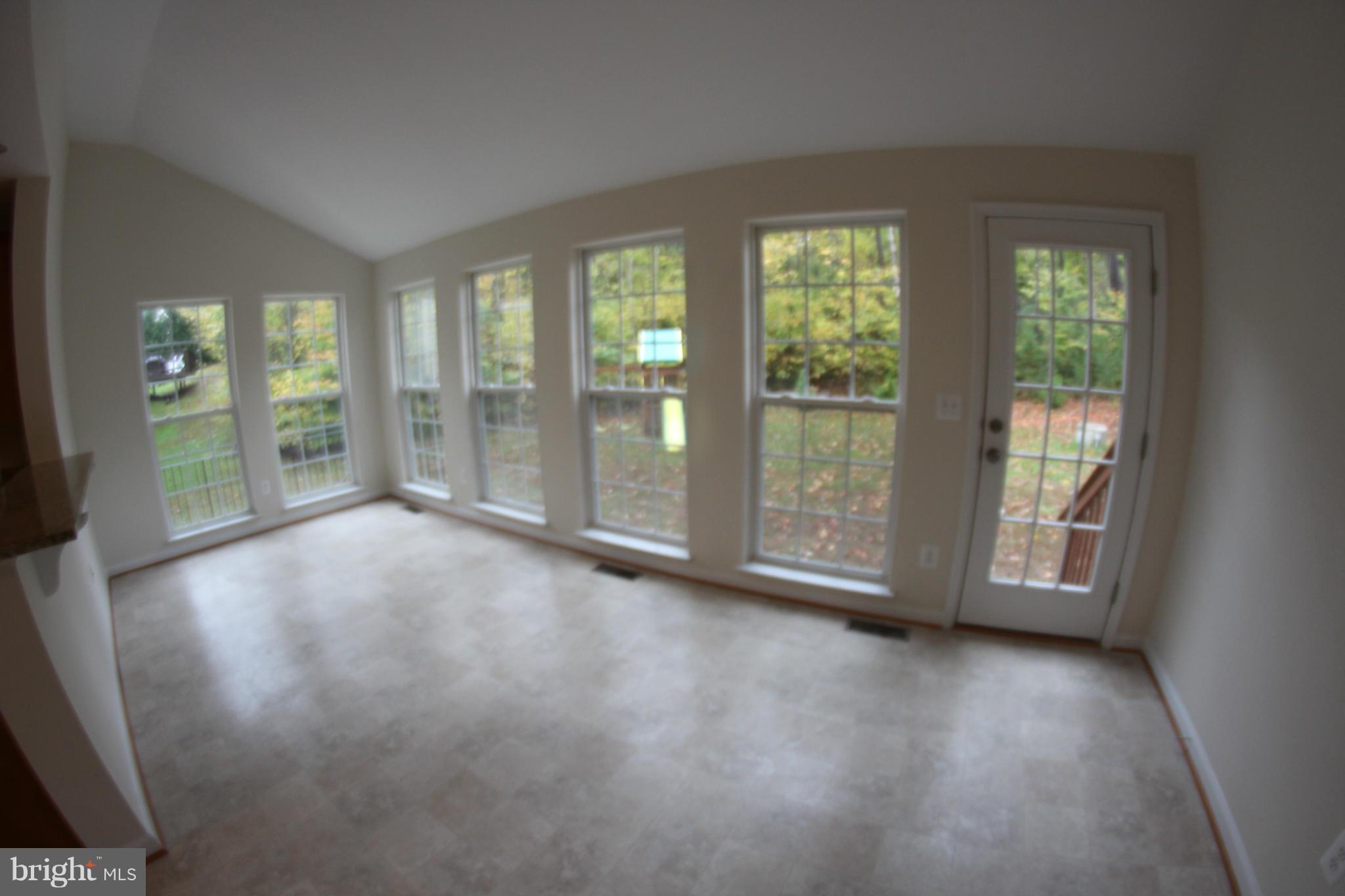 7213 Simmons Ridge Court Manassas, VA 20112 - Photo 13 of 30 Dining Room