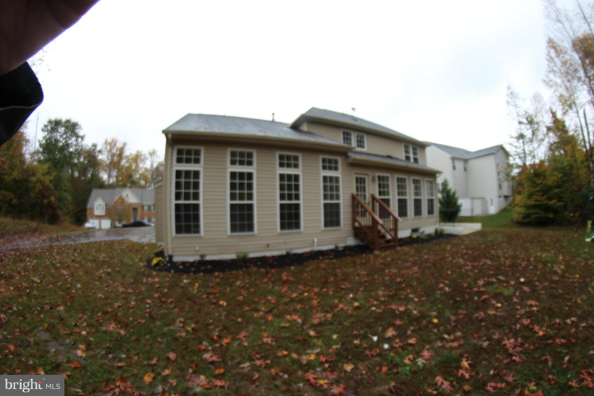 7213 Simmons Ridge Court Manassas, VA 20112 - Photo 4 of 30 Exterior (Rear)