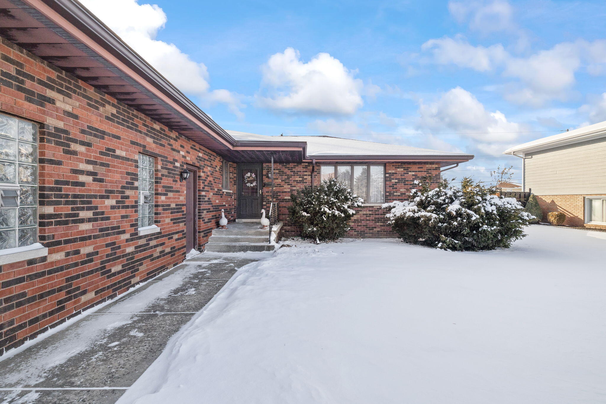 8120 Tapper Avenue Munster, IN 46321 - Photo 3 of 17 2048x1365