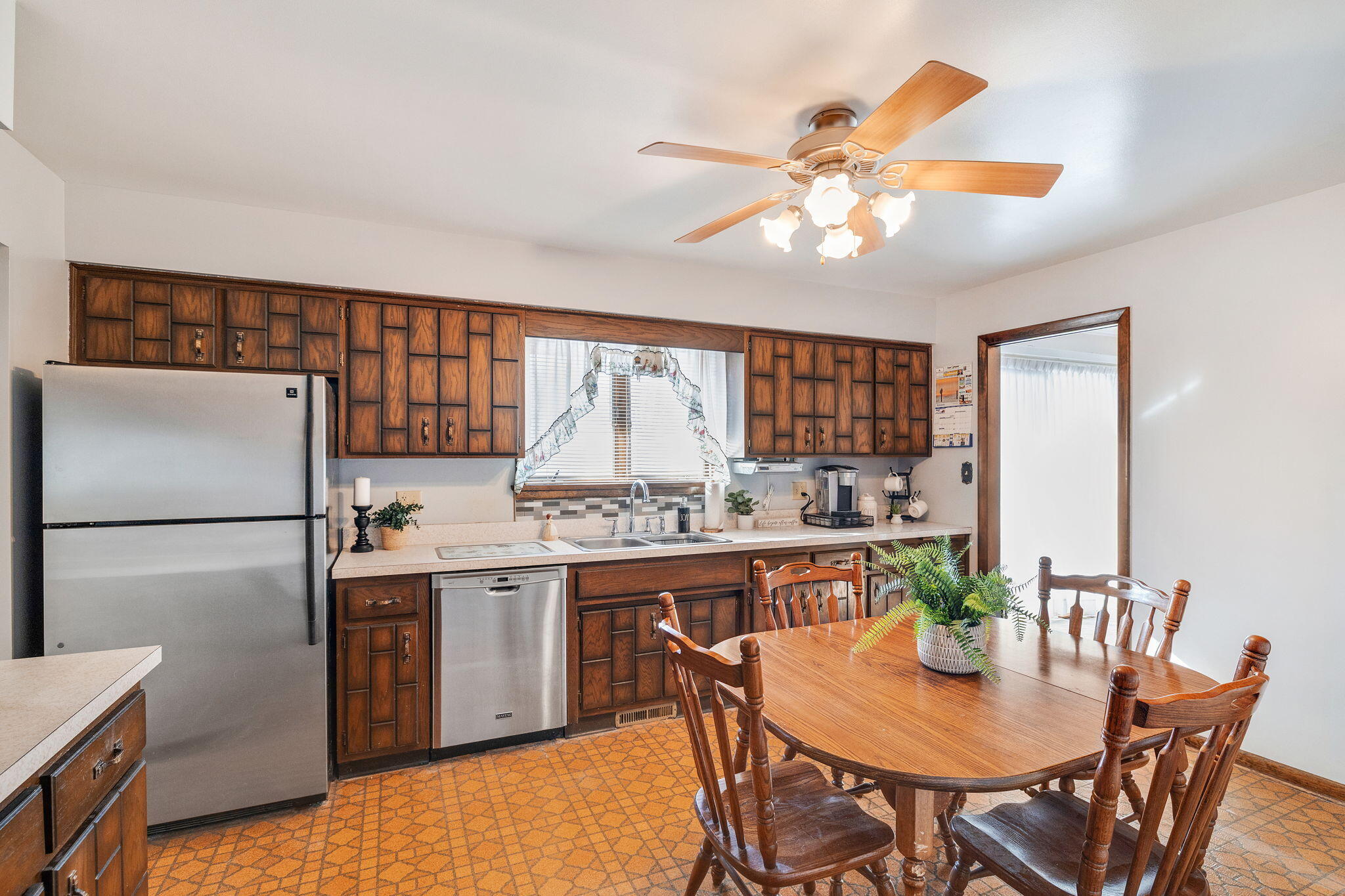 8120 Tapper Avenue Munster, IN 46321 - Photo 8 of 17 2048x1365