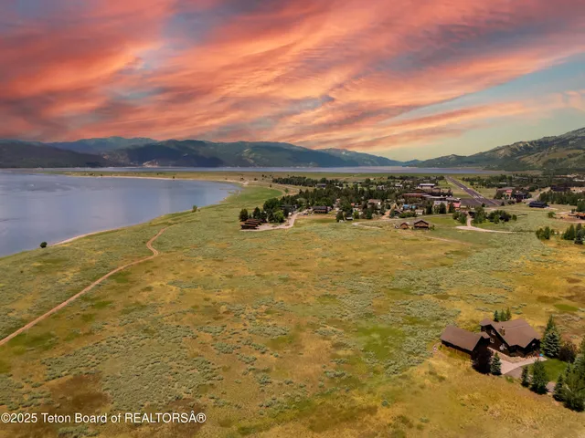 $1,295,000 | Cabin Road, Alpine, WY 83128