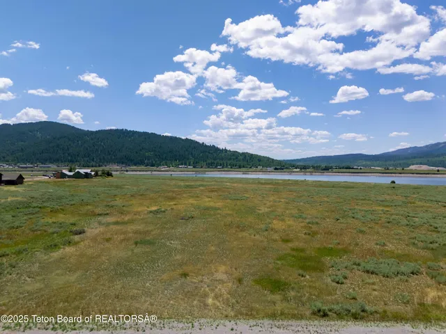 $1,295,000 | Cabin Road, Alpine, WY 83128