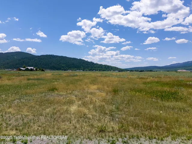 $1,295,000 | Cabin Road, Alpine, WY 83128