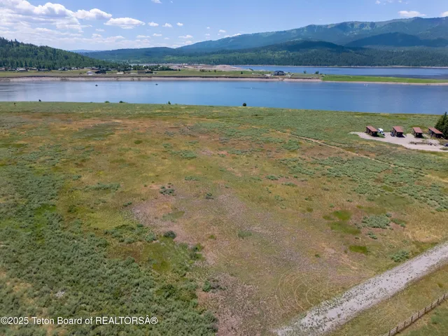 $1,295,000 | Cabin Road, Alpine, WY 83128