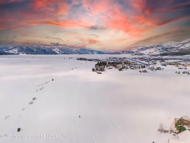 $1,295,000 | Cabin Road, Alpine, WY 83128