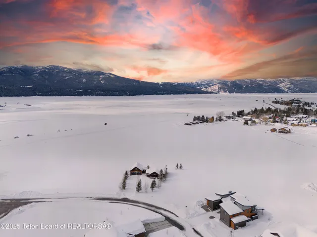 $1,295,000 | Cabin Road, Alpine, WY 83128