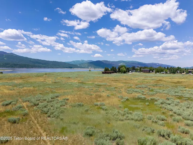 $1,295,000 | Cabin Road, Alpine, WY 83128