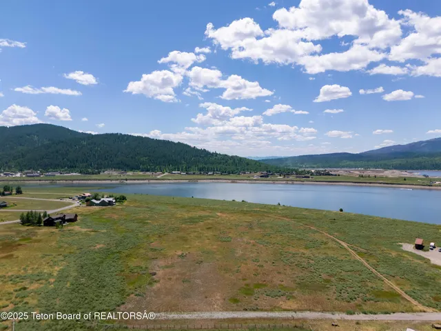 $1,295,000 | Cabin Road, Alpine, WY 83128