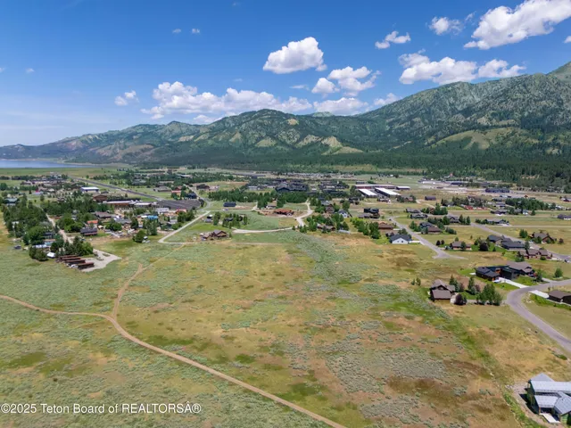 $1,295,000 | Cabin Road, Alpine, WY 83128
