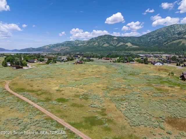 $1,295,000 | Cabin Road, Alpine, WY 83128