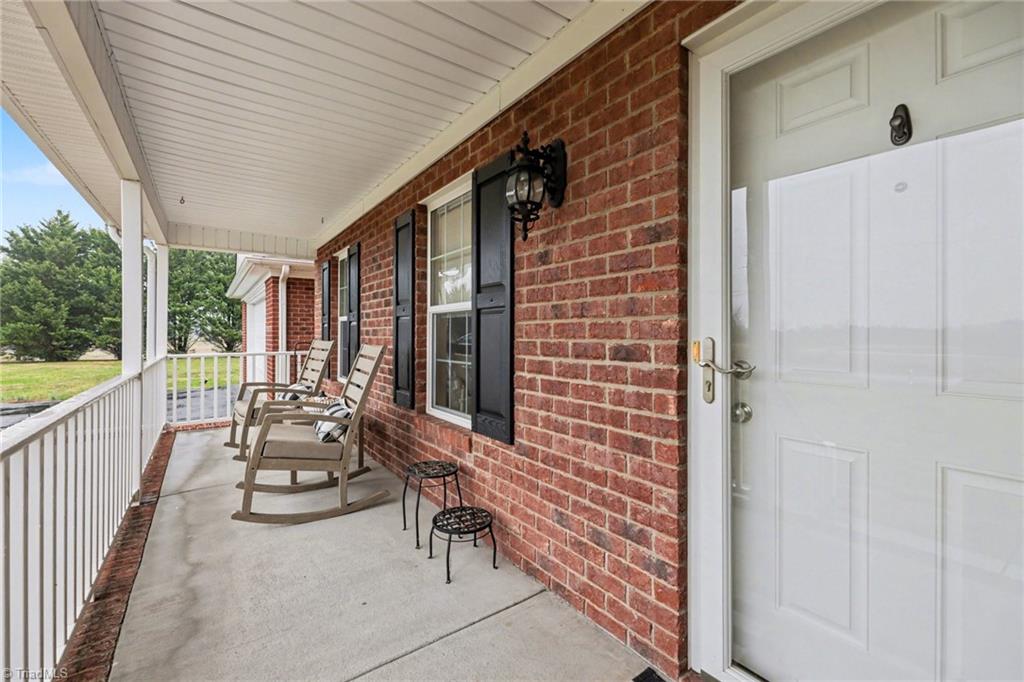 5421 Waynick Meadow Road Asheboro, NC 27205 - Photo 4 of 28