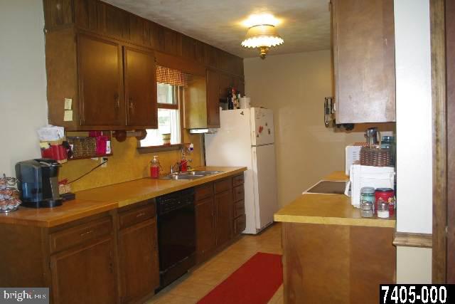 380 Black Rock Road Hanover, PA 17331 - Photo 5 of 19