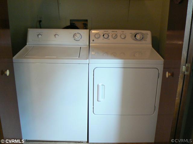 27518 Flank Road Petersburg, VA 23805 - Photo 17 of 24 Laundry - Washer and dry convey