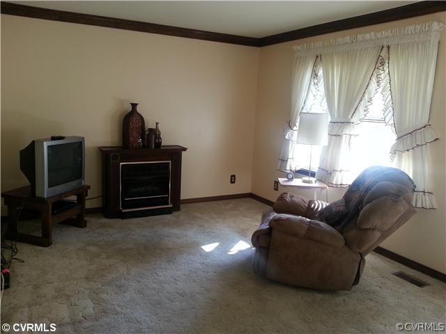 27518 Flank Road Petersburg, VA 23805 - Photo 9 of 24 Living Room - Fresh Paint, neutral carpet and glea