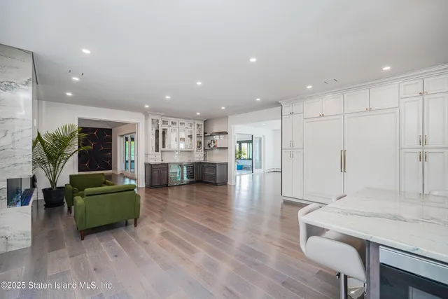 $3,850,000 | 5 Nicolosi Drive | Huguenot