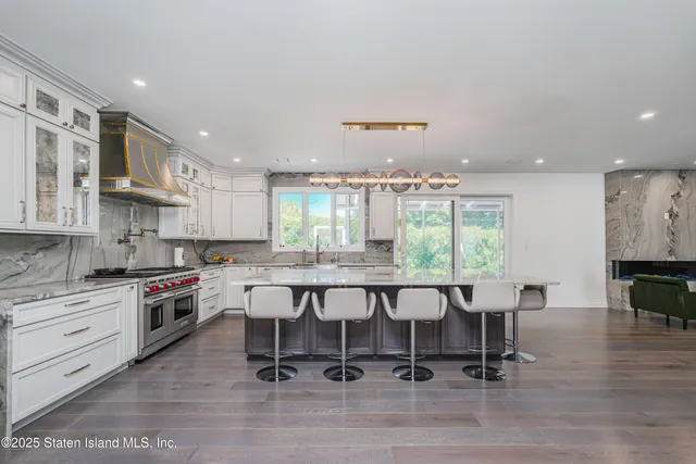 $3,850,000 | 5 Nicolosi Drive | Huguenot