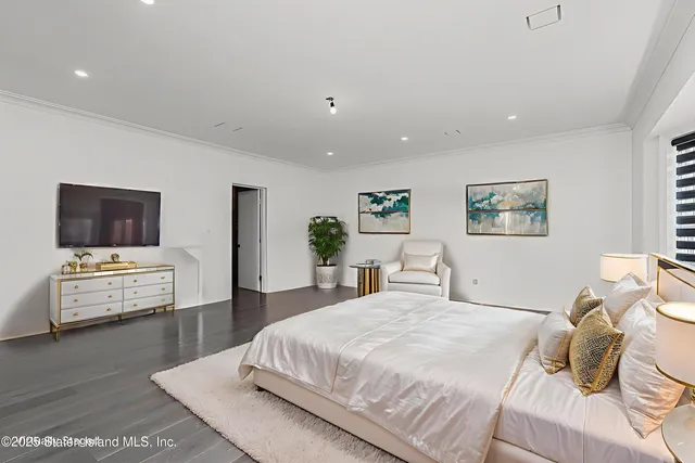 $3,850,000 | 5 Nicolosi Drive | Huguenot