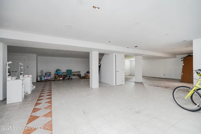 $3,850,000 | 5 Nicolosi Drive | Huguenot