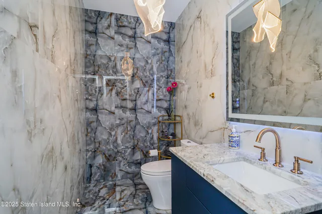 $3,850,000 | 5 Nicolosi Drive | Huguenot