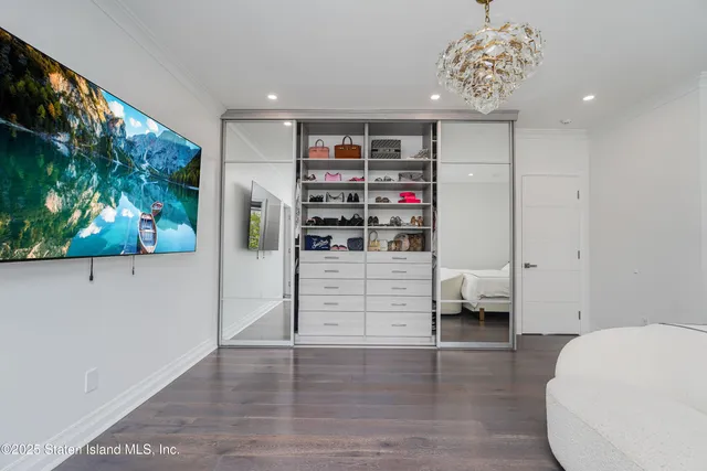 $3,850,000 | 5 Nicolosi Drive | Huguenot