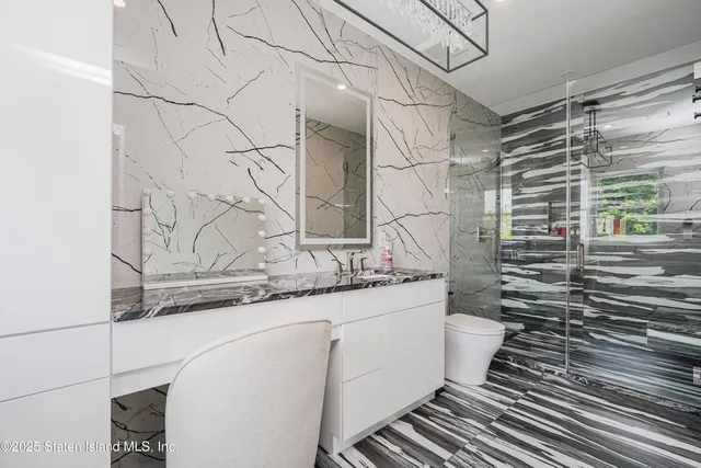 $3,850,000 | 5 Nicolosi Drive | Huguenot