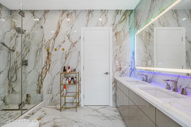 $3,850,000 | 5 Nicolosi Drive | Huguenot