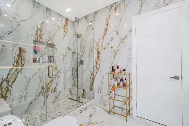 $3,850,000 | 5 Nicolosi Drive | Huguenot