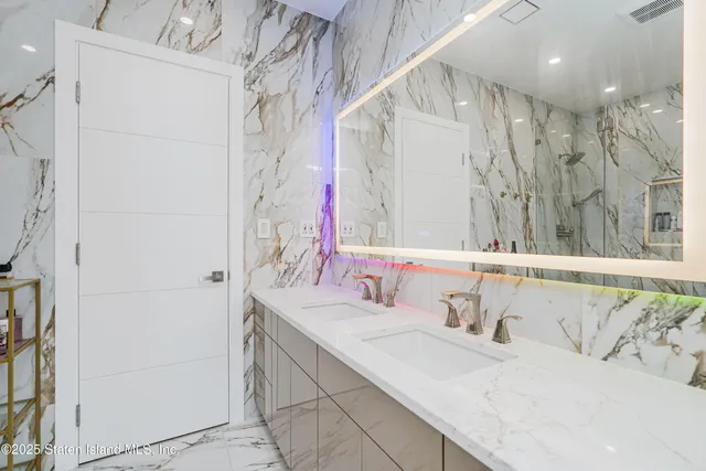 $3,850,000 | 5 Nicolosi Drive | Huguenot